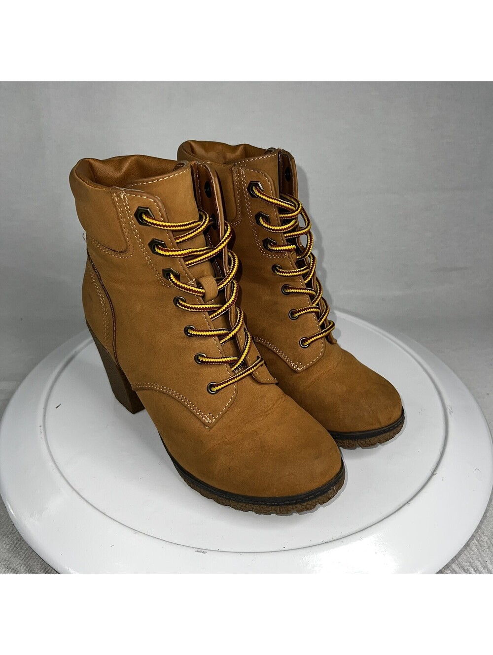 White Mt. Dartford Heeled Boots Sz 6 Women's Tan Lace Up Boots EUC - Picture 2 of 9